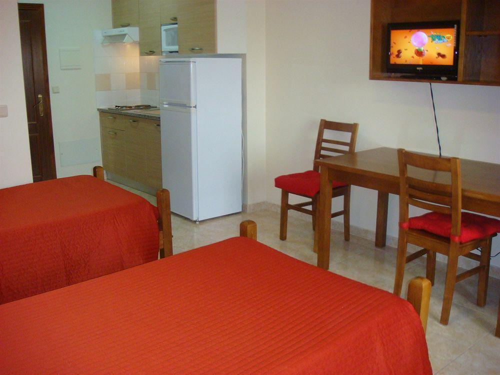 Residencia Santa Marta Tomar Exterior photo