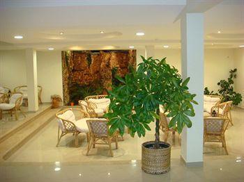 Residencia Santa Marta Tomar Exterior photo